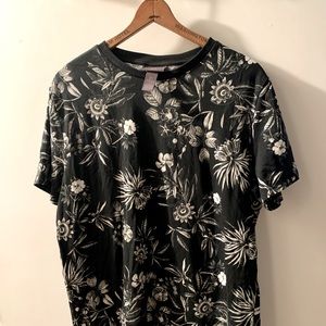 H&M Men’s Slim Fit Tee